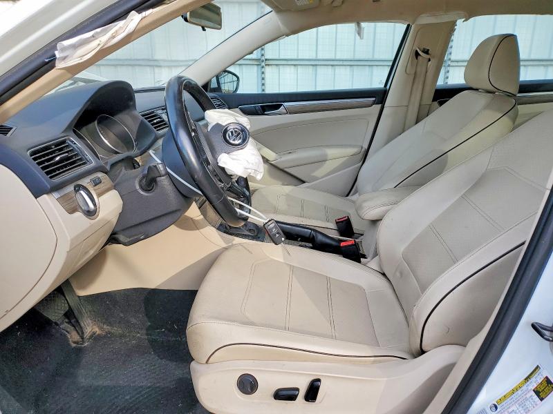 Photo 7 from auction – 2016 VOLKSWAGEN PASSAT SE with VIN 1VWBS7A37GC038044