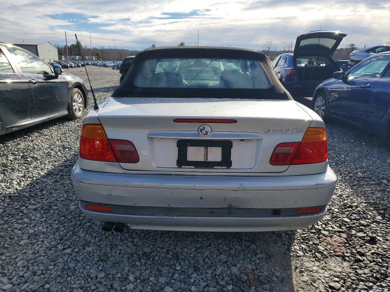 Photo 6 from auction – 2004 BMW 325 with VIN WBABW33454PG97430