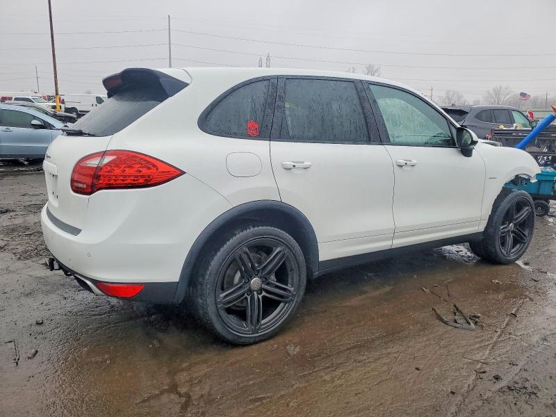 Photo 3 from auction – 2013 PORSCHE CAYENNE with VIN WP1AF2A26DLA36552