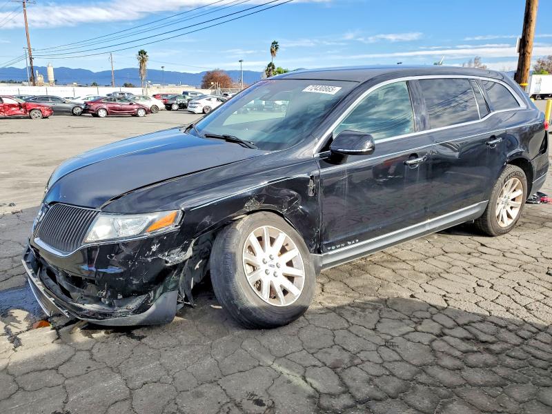 LINCOLN MKT 2016 with VIN 2LMHJ5NKXGBL01231 - Photo from auction