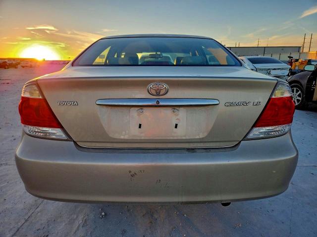 Photo 6 from auction – 2005 TOYOTA CAMRY with VIN 4T1BE32K15U096470