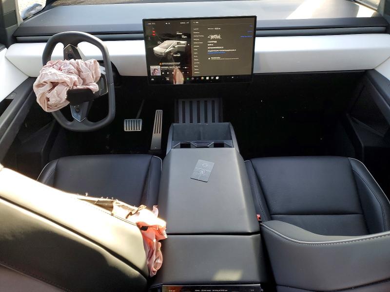 Photo 8 from auction – 2024 TESLA CYBERTRUCK with VIN 7G2CEHED2RA039139