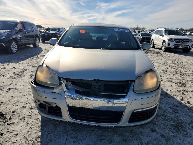 Photo 5 from auction – 2010 VOLKSWAGEN JETTA with VIN 3VWRX7AJ5AM058703