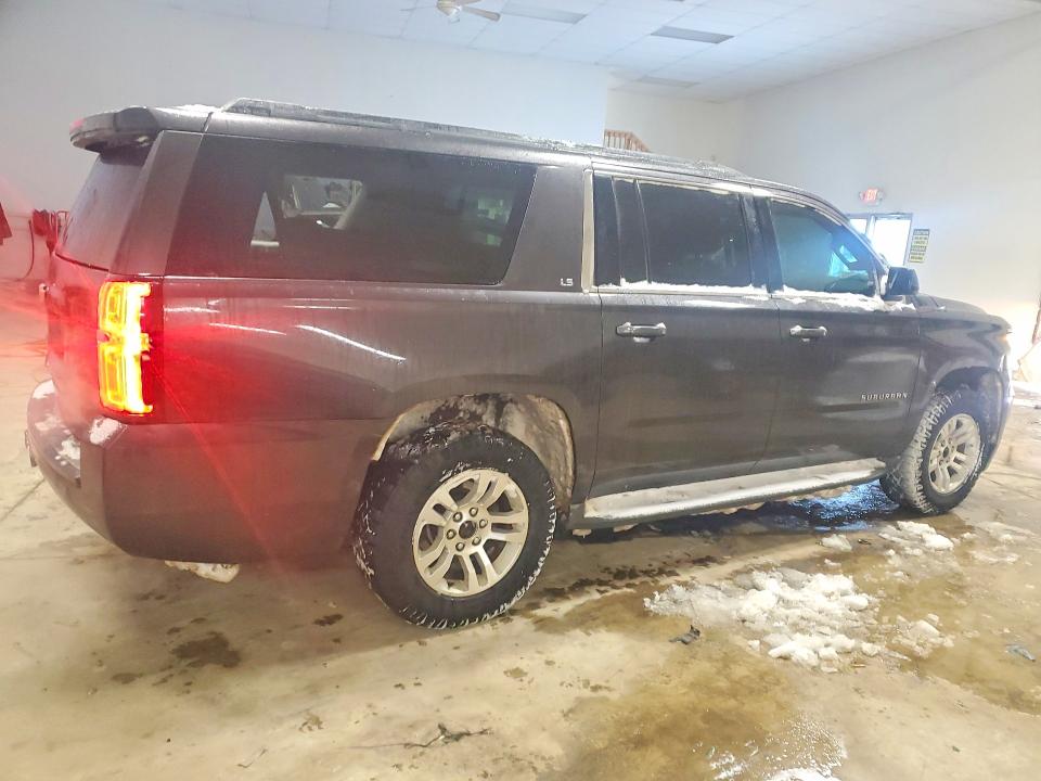 Photo 3 from auction – 2015 CHEVROLET SUBURBAN with VIN 1GNSKHEC7FR258628