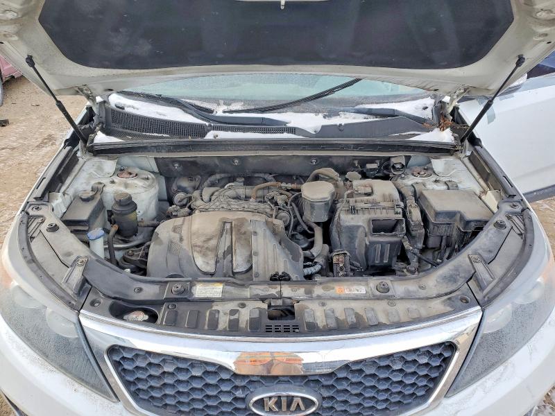 Photo 11 from auction – 2013 KIA SORENTO LX with VIN 5XYKTDA28DG368319