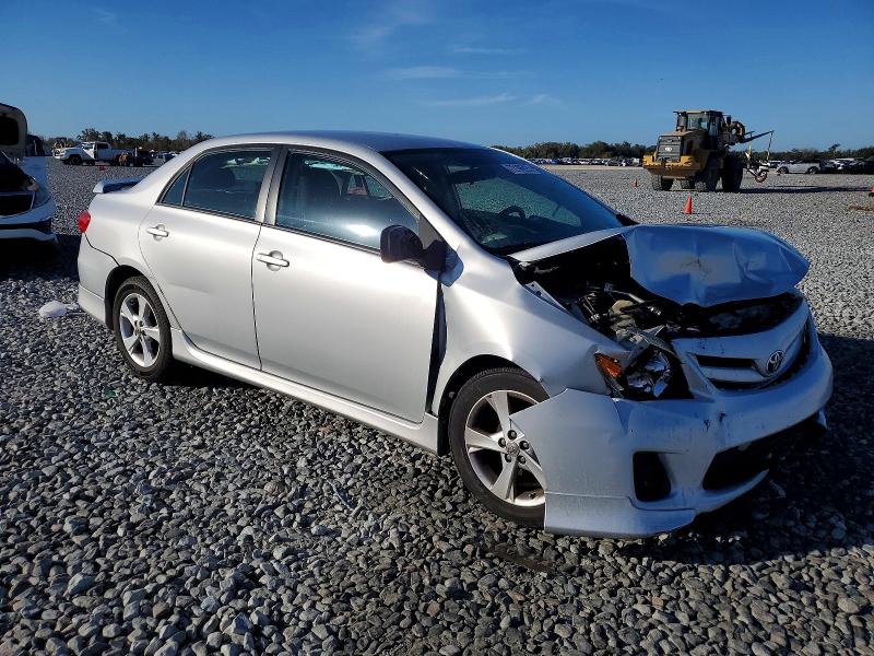 Photo 4 from auction – 2013 TOYOTA COROLLA with VIN 2T1BU4EE2DC945312