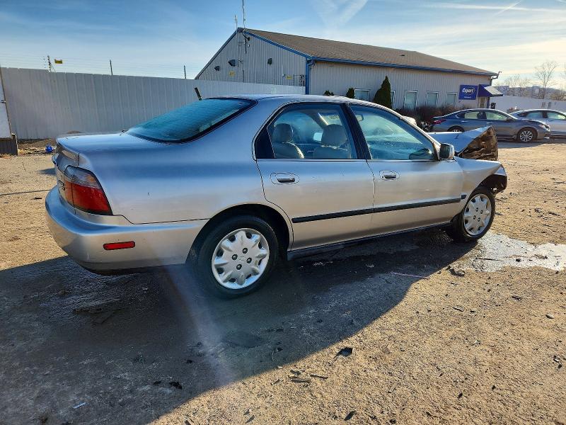 Photo 3 from auction – 1997 HONDA ACCORD LX with VIN 1HGCD5634VA069681