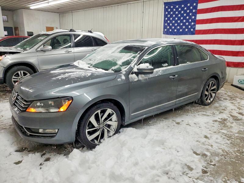VOLKSWAGEN PASSAT 2015 with VIN 1VWCV7A30FC027672 - Photo from auction
