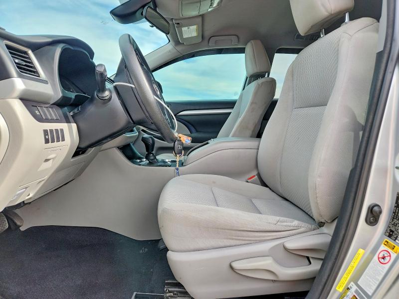 Photo 7 from auction – 2018 TOYOTA HIGHLANDER with VIN 5TDZZRFH5JS250752