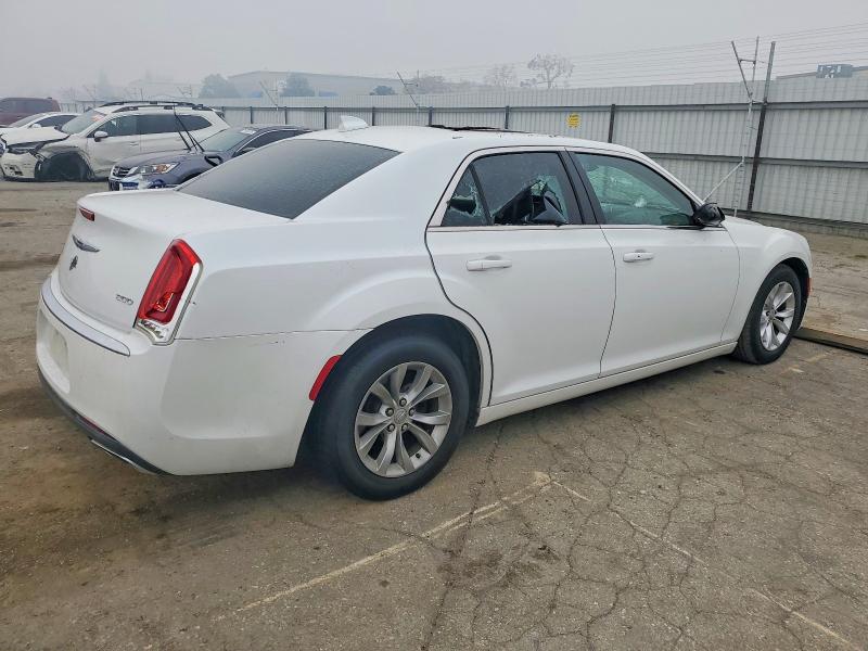 Photo 3 from auction – 2016 CHRYSLER 300 with VIN 2C3CCAAG4GH106399