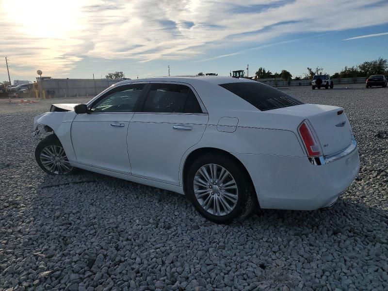 Photo 2 from auction – 2014 CHRYSLER 300C with VIN 2C3CCAKG1EH255929