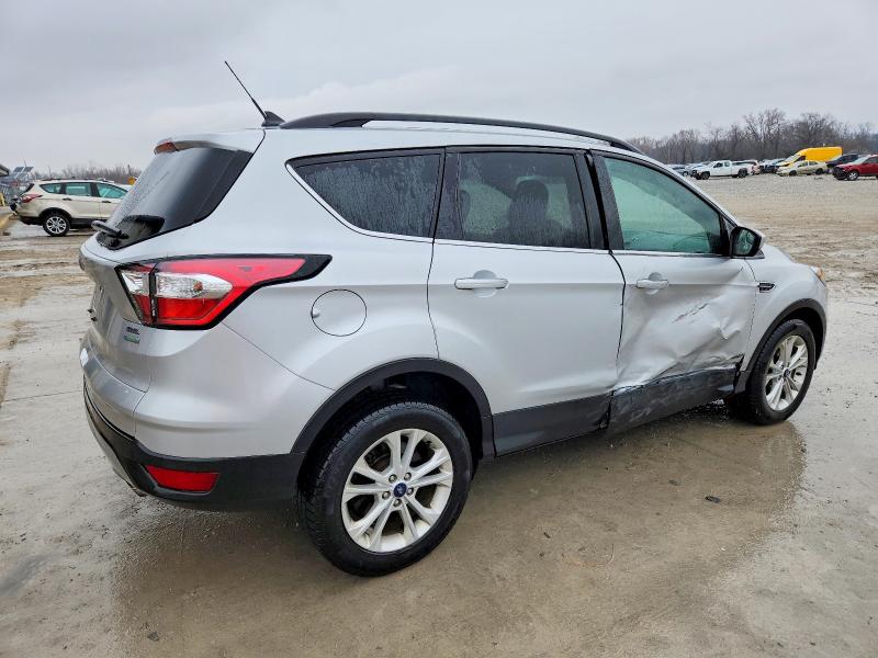 Photo 3 from auction – 2018 FORD ESCAPE with VIN 1FMCU0HD3JUD03160