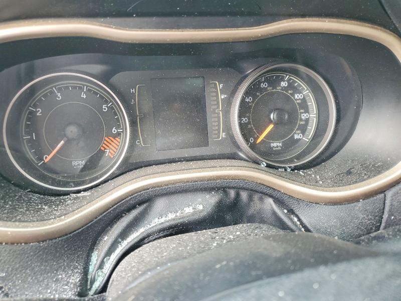 Photo 9 from auction – 2015 JEEP CHEROKEE with VIN 1C4PJLCB2FW782446