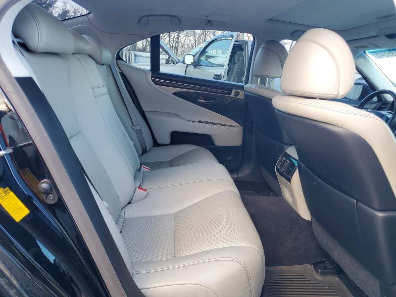 Photo 10 from auction – 2013 LEXUS LS 460 with VIN JTHCL5EF1D5017279