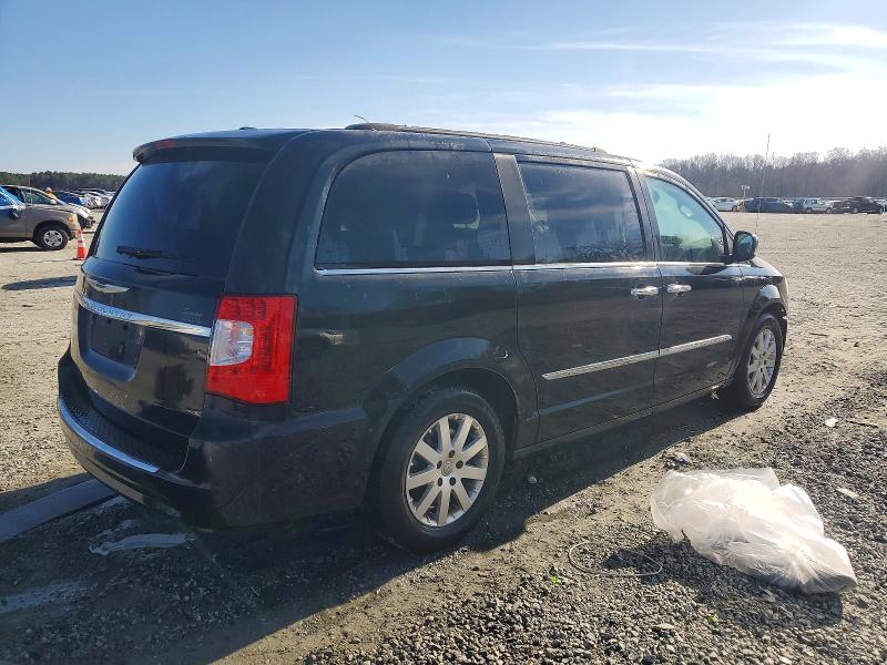 Photo 3 from auction – 2012 CHRYSLER TOWN & COU with VIN 2C4RC1CG8CR252294