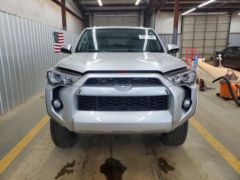 Photo 5 from auction – 2017 TOYOTA 4RUNNER with VIN JTEZU5JRXH5162251