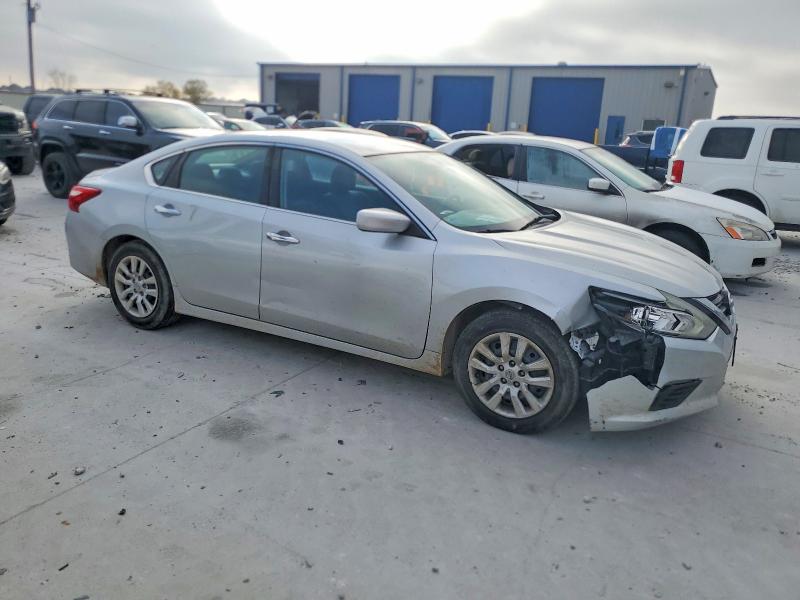 Photo 4 from auction – 2017 NISSAN ALTIMA 2.5 with VIN 1N4AL3AP7HN358984