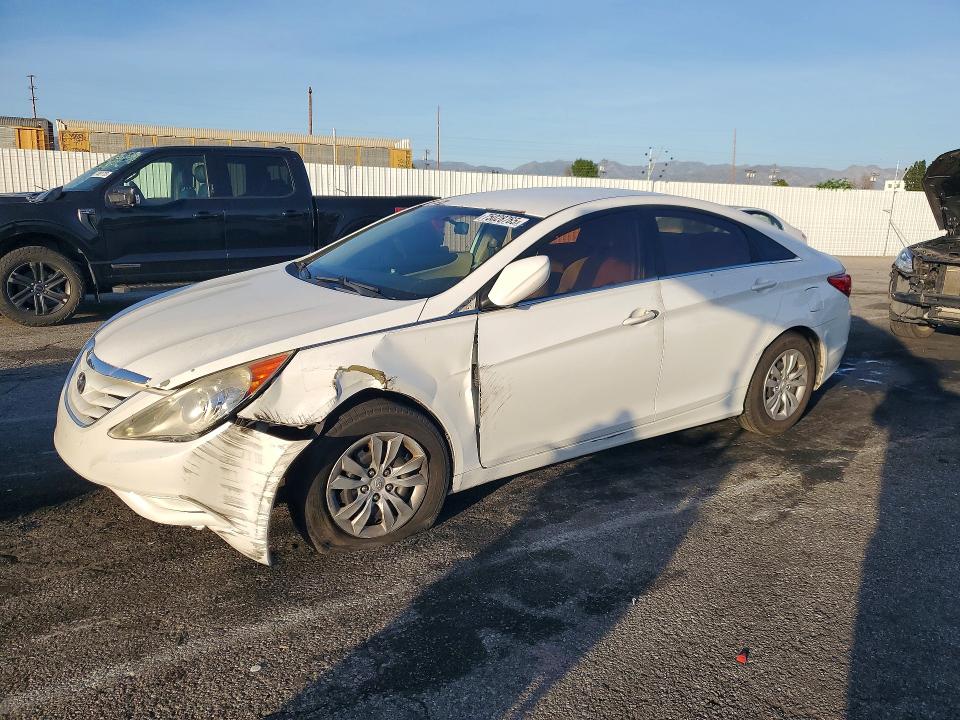 HYUNDAI SONATA GLS 2011 with VIN 5NPEB4AC7BH094142 - Photo from auction