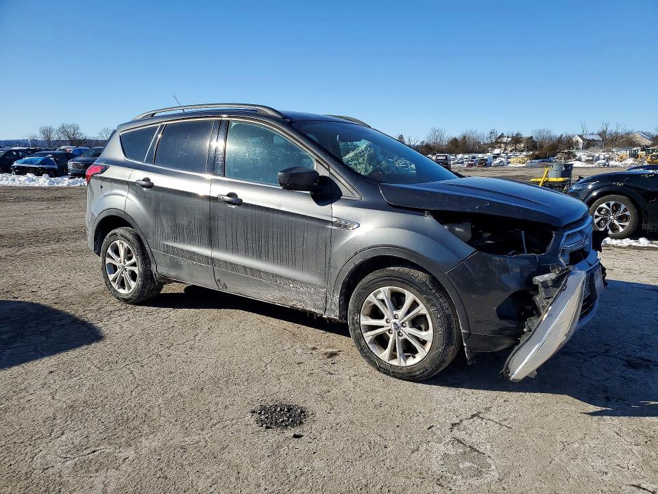Photo 4 from auction – 2019 FORD ESCAPE with VIN 1FMCU9HD9KUA86641