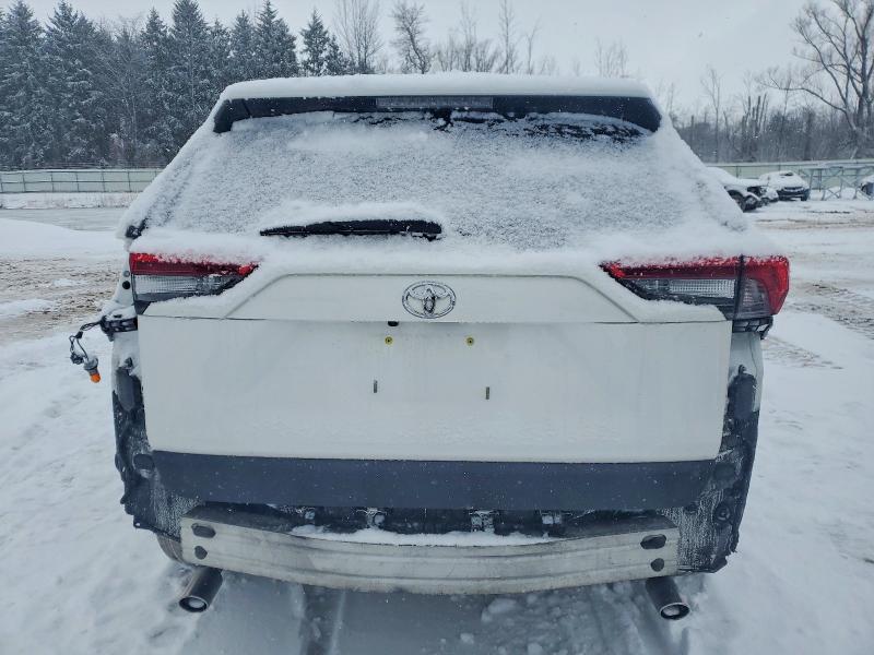 Photo 6 from auction – 2022 TOYOTA RAV4 LE with VIN 2T3G1RFV5NC262054