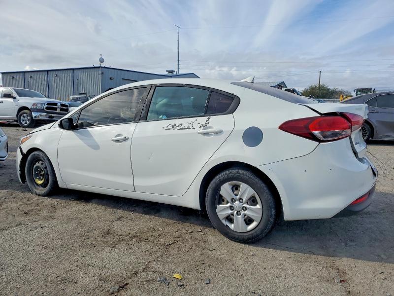 Photo 2 from auction – 2018 KIA FORTE LX with VIN 3KPFK4A74JE213985