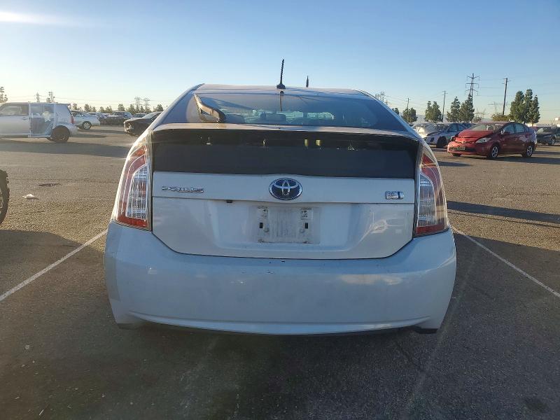 Photo 6 from auction – 2013 TOYOTA PRIUS with VIN JTDKN3DU5D5587264