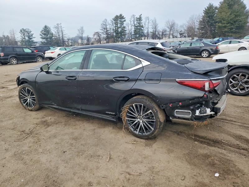 Photo 2 from auction – 2022 LEXUS ES with VIN 58ADA1C17NU020047
