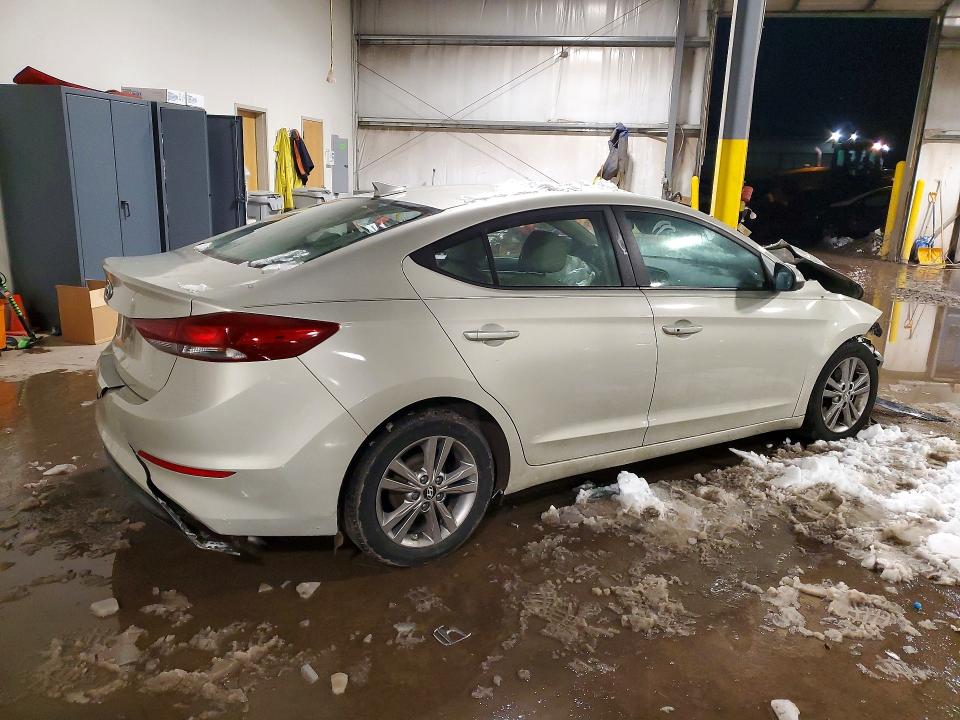 Photo 3 from auction – 2017 HYUNDAI ELANTRA with VIN 5NPD84LF2HH024221