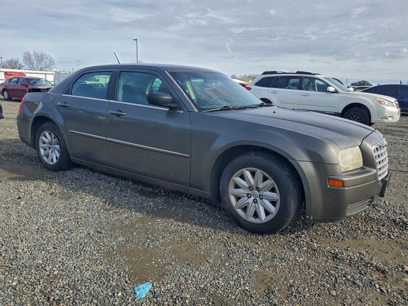 Photo 4 from auction – 2008 CHRYSLER 300 with VIN 2C3LA43RX8H224450