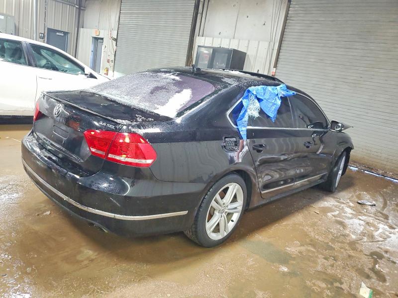 Photo 3 from auction – 2013 VOLKSWAGEN PASSAT SEL with VIN 1VWCM7A35DC148911