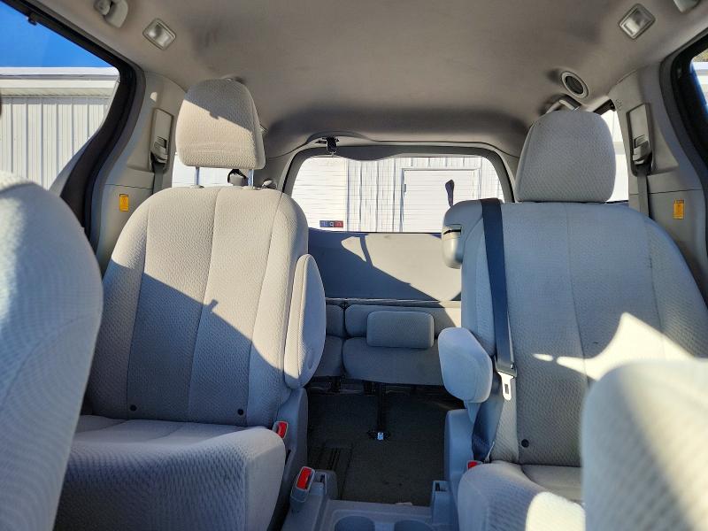 Photo 10 from auction – 2012 TOYOTA SIENNA with VIN 5TDKK3DC3CS230870