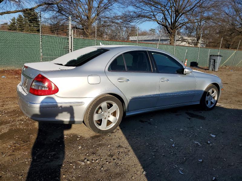 Photo 3 from auction – 2007 MERCEDES-BENZ E 550 4MAT with VIN WDBUF90X67X213746