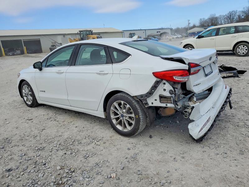 Photo 2 from auction – 2019 FORD FUSION with VIN 3FA6P0LU7KR274728