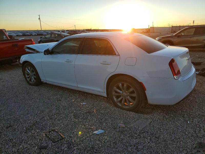 Photo 2 from auction – 2016 CHRYSLER 300 LIMITE with VIN 2C3CCARG2GH190906