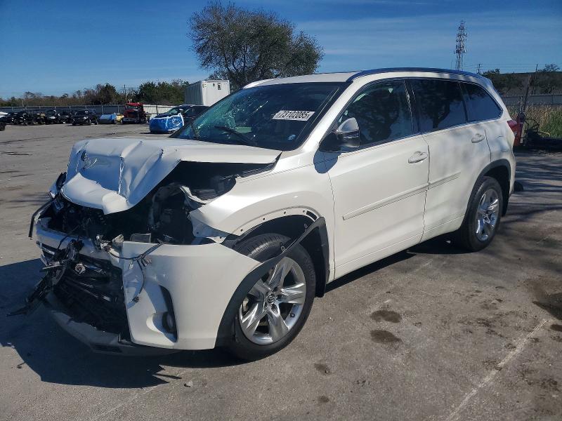 TOYOTA HIGHLANDER 2017 with VIN 5TDYZRFH1HS215292 - Photo from auction