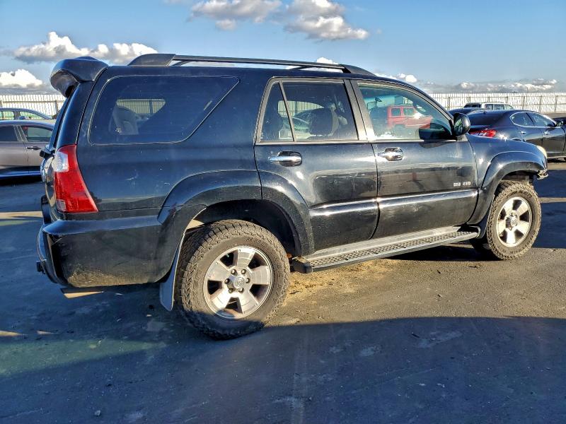 Photo 3 from auction – 2007 TOYOTA 4RUNNER SR with VIN JTEBU14R570124928