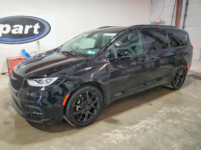 CHRYSLER PACIFICA L 2025 with VIN 2C4RC1GG5SR522042 - Photo from auction