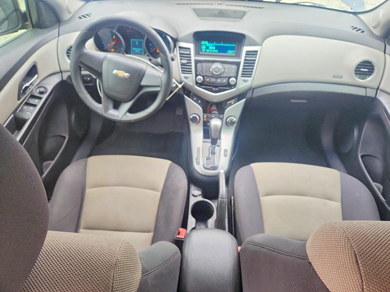 Photo 8 from auction – 2012 CHEVROLET CRUZE with VIN 1G1PC5SH9C7301036