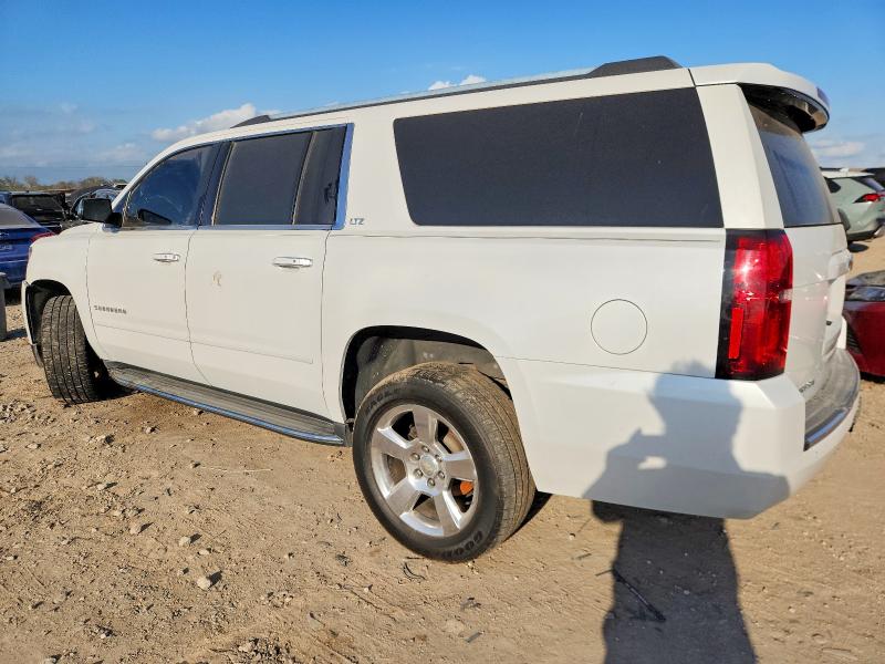 Photo 2 from auction – 2016 CHEVROLET SUBURBAN with VIN 1GNSCJKC5GR233818