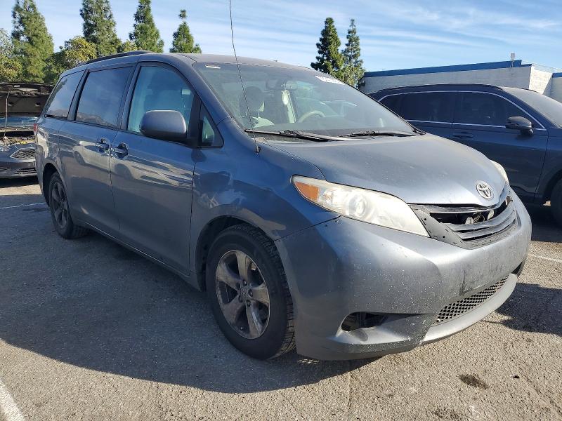 Photo 4 from auction – 2013 TOYOTA SIENNA with VIN 5TDKK3DC9DS379060
