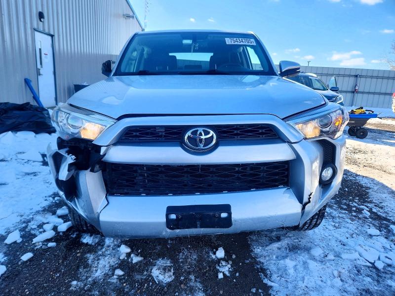 Photo 5 from auction – 2018 TOYOTA 4RUNNER SR with VIN JTEBU5JRXJ5545498