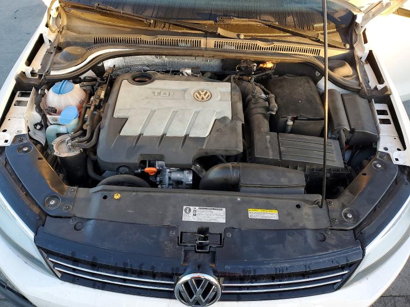 Photo 11 from auction – 2014 VOLKSWAGEN JETTA TDI with VIN 3VWLL7AJ5EM355249