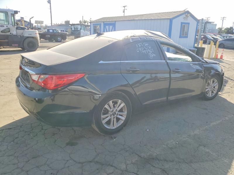 Photo 3 from auction – 2013 HYUNDAI SONATA with VIN 5NPEB4AC6DH797962