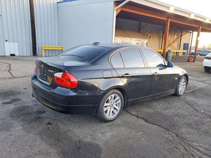 Photo 3 from auction – 2006 BMW 325 with VIN WBAVB13596PT23618