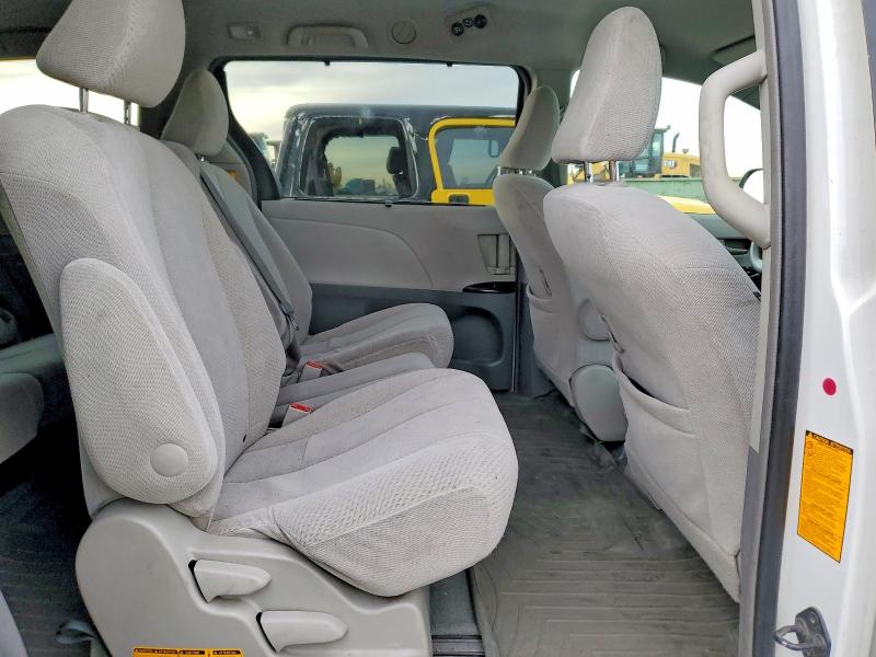 Photo 11 from auction – 2011 TOYOTA SIENNA LE with VIN 5TDKK3DC0BS157990