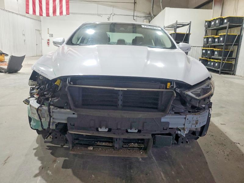 Photo 5 from auction – 2017 FORD FUSION with VIN 3FA6P0LU3HR409289