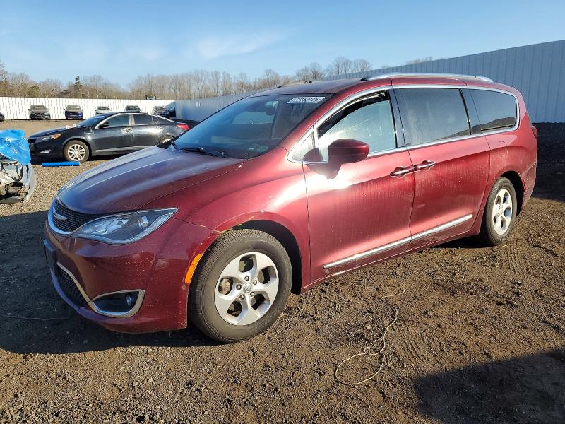 CHRYSLER PACIFICA T 2017 with VIN 2C4RC1EG2HR827333 - Photo from auction