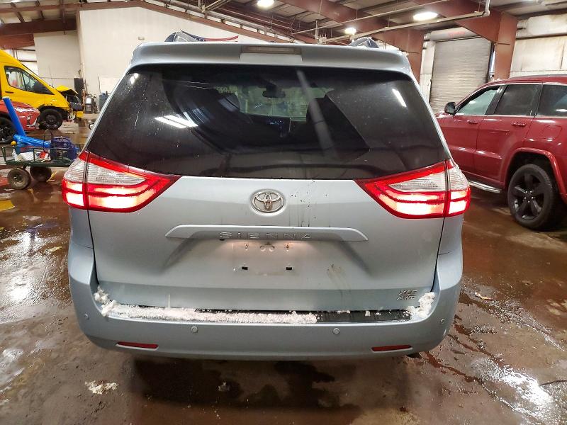 Photo 6 from auction – 2016 TOYOTA SIENNA XLE with VIN 5TDDK3DC5GS137685