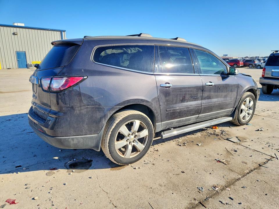 Photo 3 from auction – 2016 CHEVROLET TRAVERSE L with VIN 1GNKRGKD6GJ154229