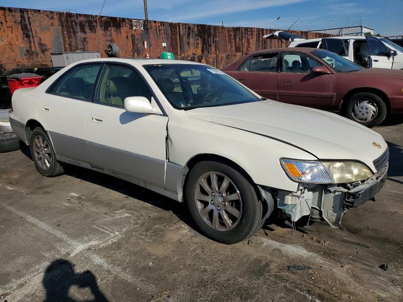 Photo 4 from auction – 2000 LEXUS ES 300 with VIN JT8BF28GXY5086886
